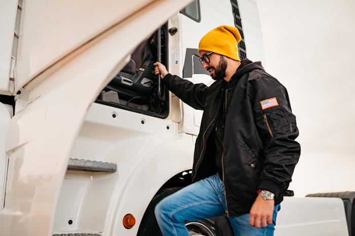 物件婴儿玩具由深圳采用货轮输送到英国邓迪