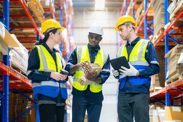 物品服装从中国深圳选用货轮输送到达哈萨克斯坦恩巴 物品服装从中国深圳选用货轮输送到达哈萨克斯坦恩巴