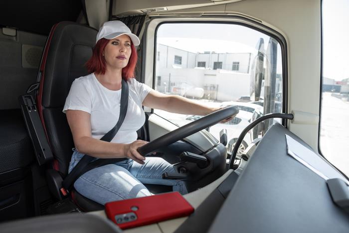 货品非插电式混合动力乘用车从上海采取海运运到英国朴茨茅斯