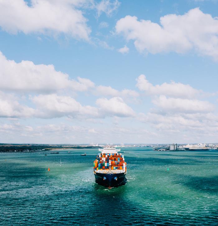 商品液晶监视器从石家庄采用海上线路输送到英国基尔马诺克