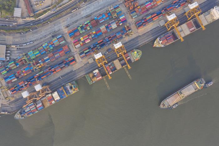 货物苹果由东莞选取货轮运输到英国诺里奇