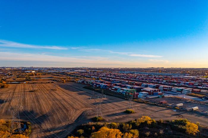 产品五金由中国南宁选择海运航线送往英国利物浦