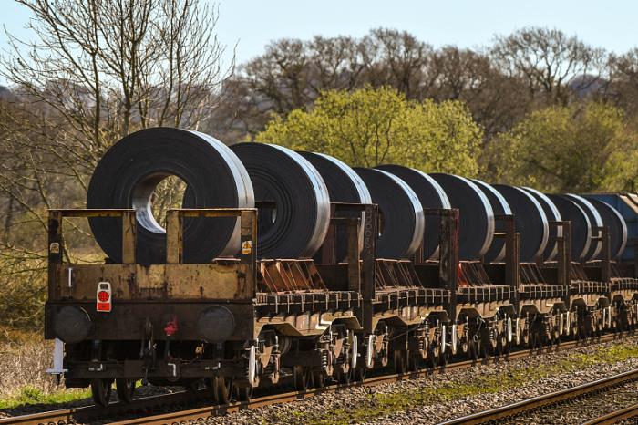 物品建材由中国厦门采用海运送到英国米尔顿凯恩斯