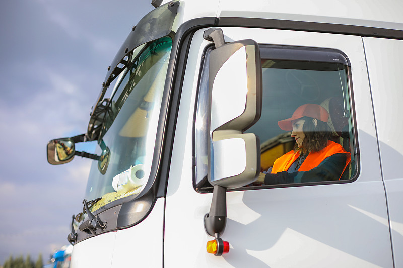 青岛到印度尼西亚拼箱海运快速专线