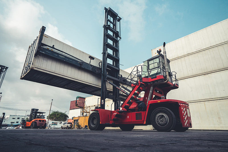 经过上海将木耳寄到印尼望加锡