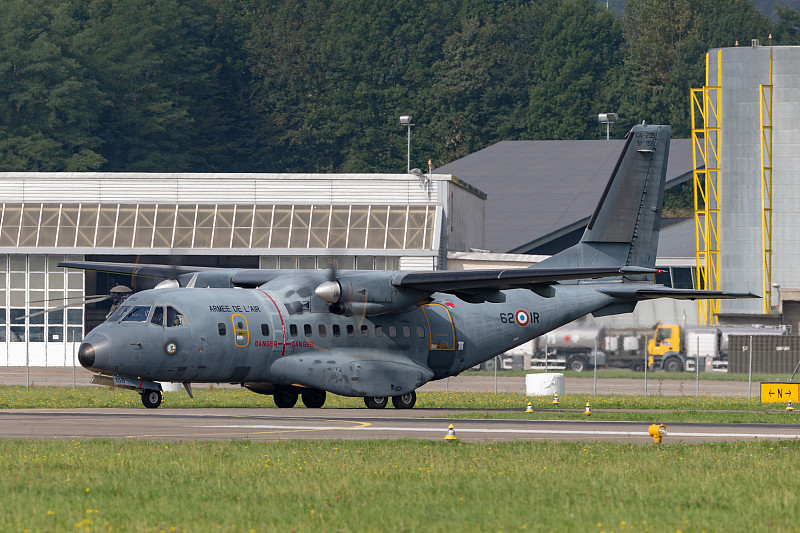 经由中国深圳牙签邮寄到印度尼西亚比亚克