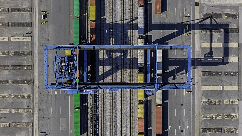 通过中国广州把大门寄到印度尼西亚巴厘巴板