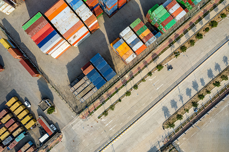 经过中国深圳把搬家邮寄到印度尼西亚班达亚齐