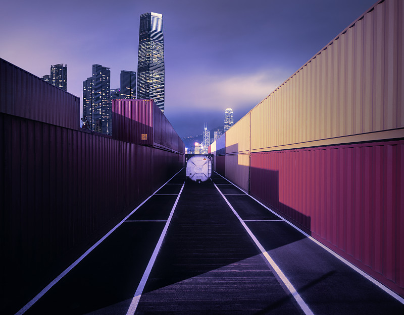 中国深圳海运物流到运达印尼玛琅货运配送