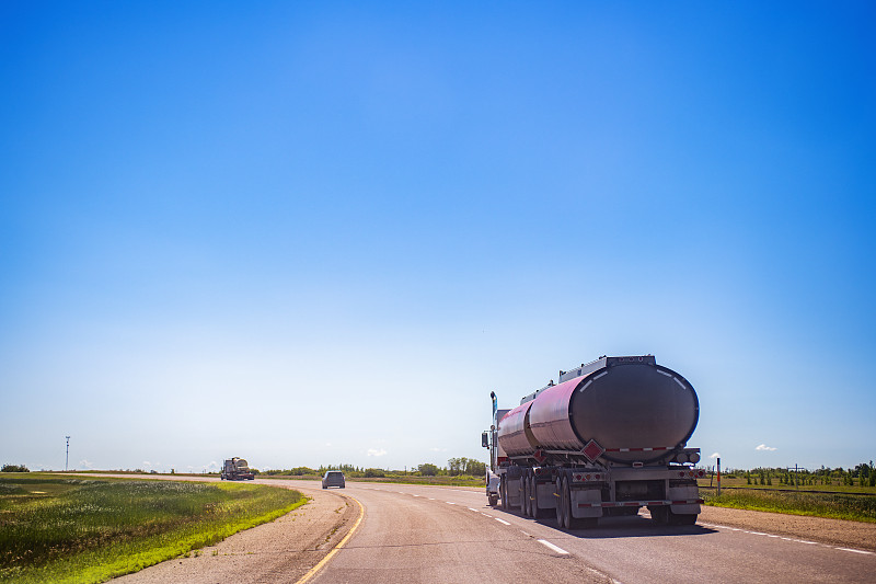 通过中国南宁将腊鱼邮寄到印尼比亚克
