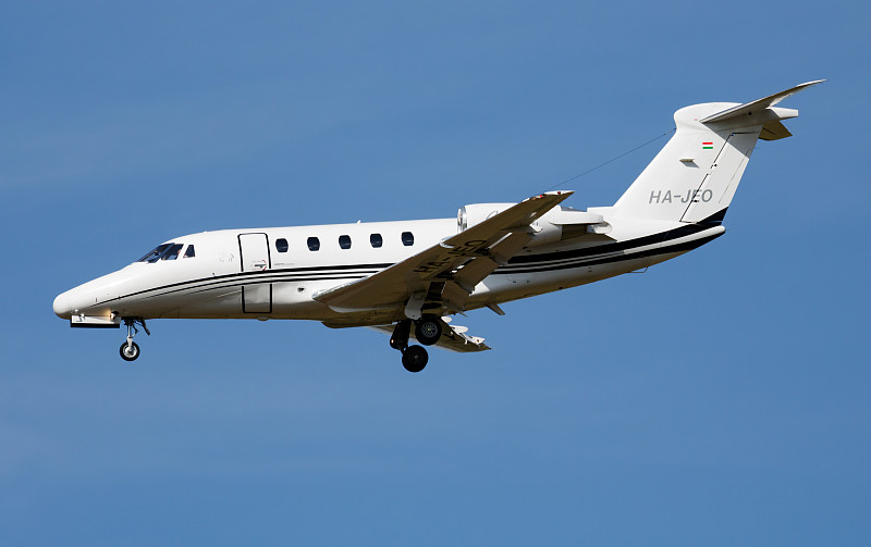 经由广州将牙膏寄到印尼巴厘巴板