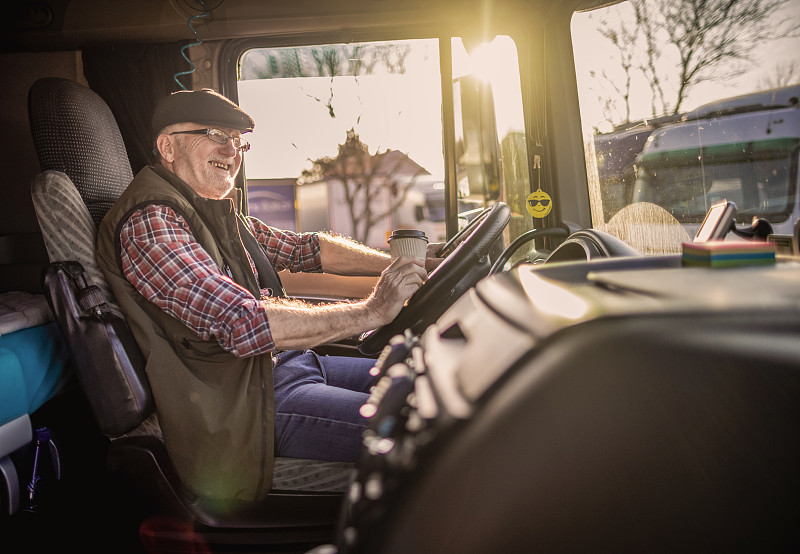从中国天津把化妆品寄到印度尼西亚坤甸