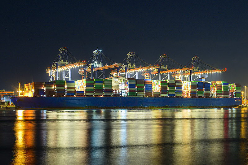 经过中国郑州把草药邮寄到印度尼西亚巨港