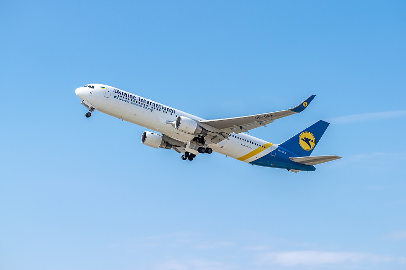 经过广州把冬虫夏草邮寄到印尼