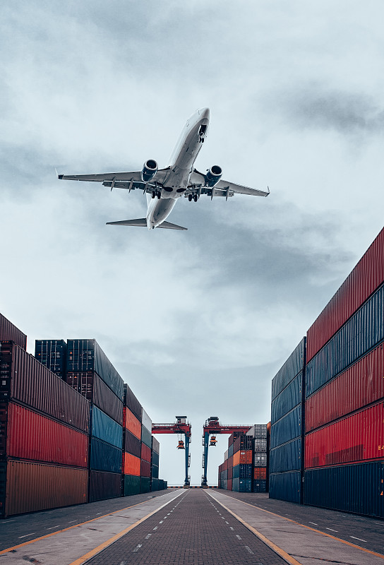 通过中国深圳中国将物资寄到印度尼西亚巨港