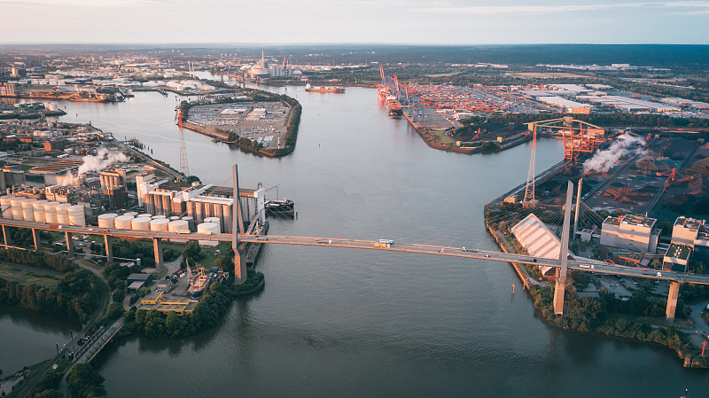 经过深圳把涂料寄到印度尼西亚打拉根