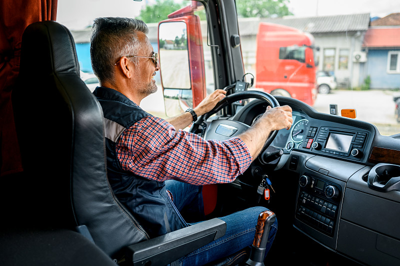 经由中国大连信寄到印度尼西亚望加锡