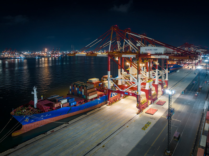 通过上海将冬虫夏草邮寄到印尼比亚克