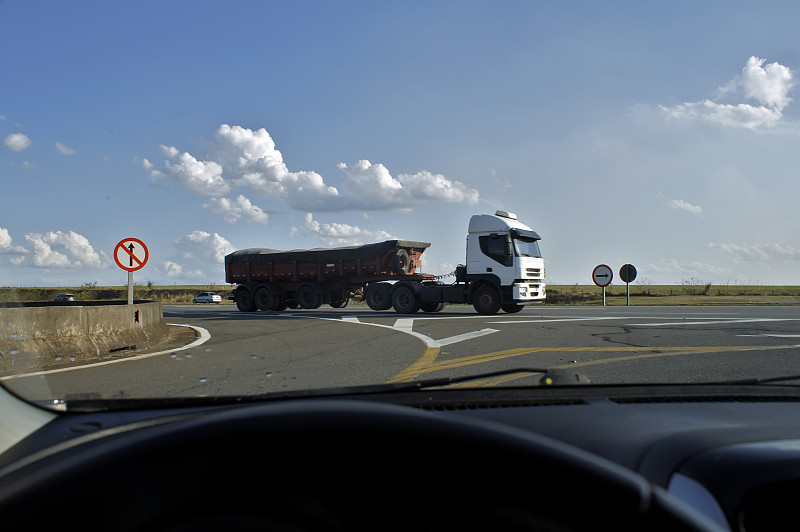 通过香港茶叶邮寄到印度尼西亚巴淡