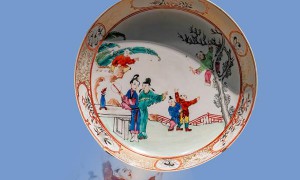 物品有机发光二极管(OLED)平板显示模组由中国高雄启用水运运送到北欧努克