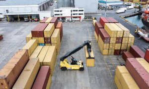 商品纸浆、纸及其制品从中国南京选取货船输送到土耳其居林